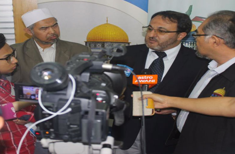 A Press Conference on the dangers of division of Al-Aqsa 2014